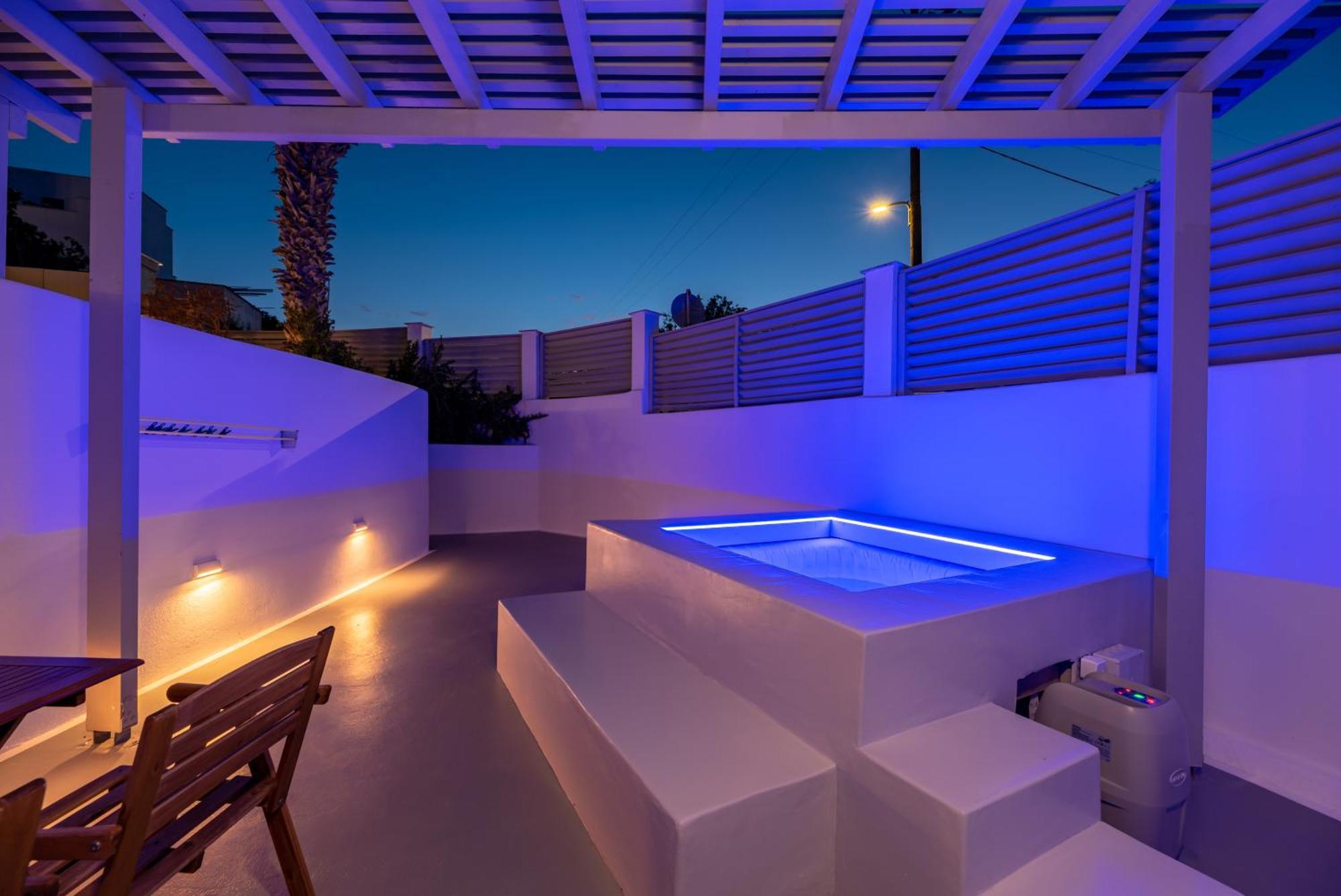 Aerenia Luxury suites Karterados  Exterior foto